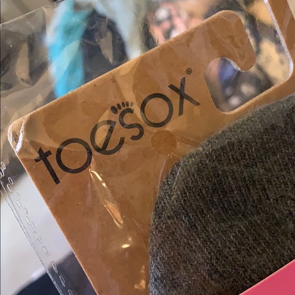 Toesox Yoga dance💋pick 4/lips $20💋 - Picture 2 of 4